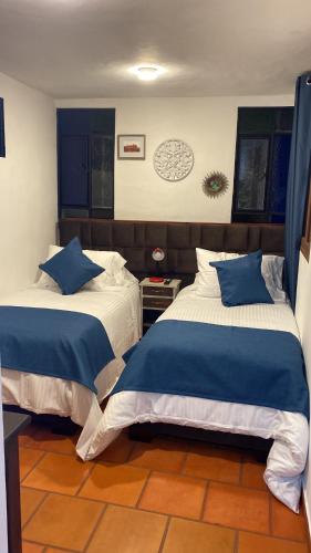Double Room image 2