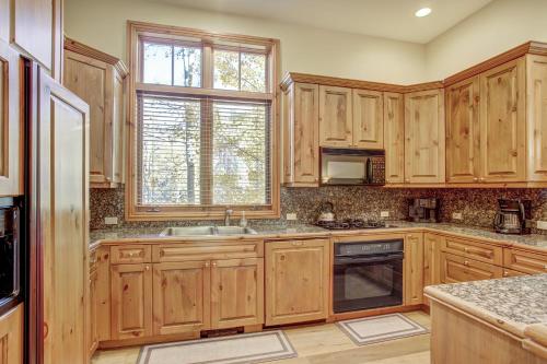 Arrowhead Village E9VT - image 7