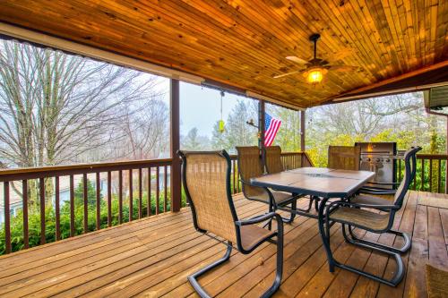 Carlsons Crawdad Corner in Newland, USA