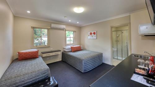 B&B Gulgong - Prince Of Wales Hotel Gulgong - Bed and Breakfast Gulgong