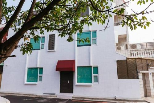 Big Fish near Eternal Golden Fortress