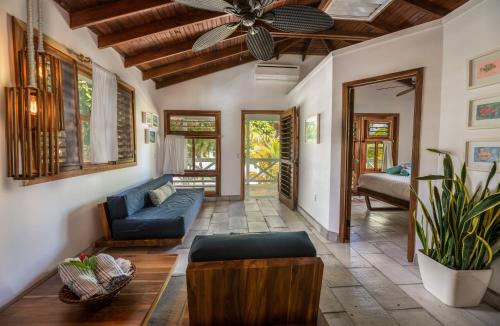 412898965 Camp Bay Lodge
