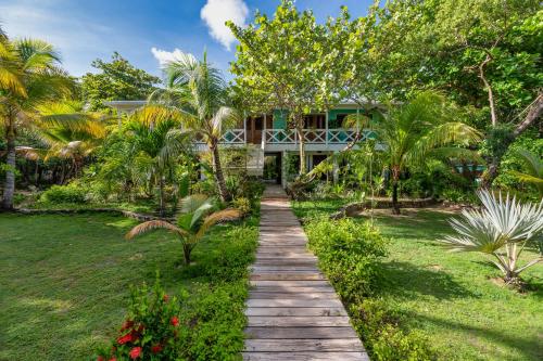 412899061 Camp Bay Lodge