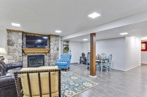 Heart of Orem Basement 3 bedroom Apartment w/ Waffles.