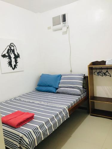 . Queen's Room Rental 3