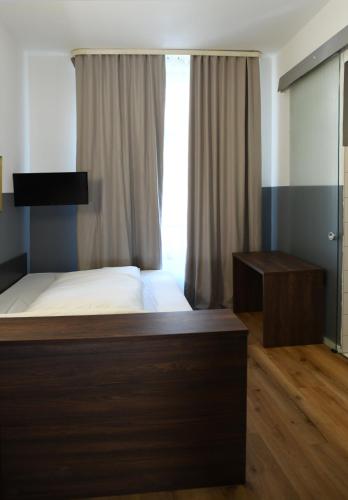 Hotel Apadana Frankfurt - image 8