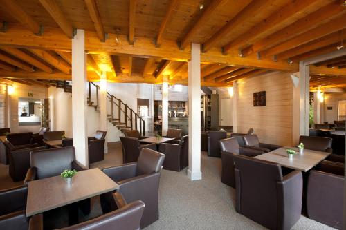 Flanders Lodge Hotel - image 7