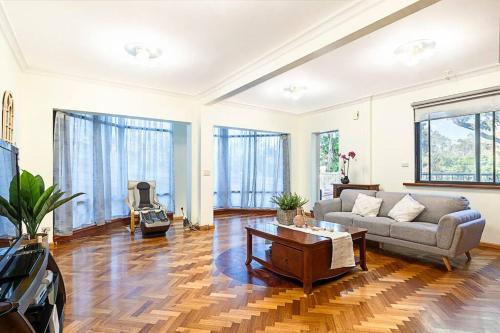 Magnificent Eltham House with stunning view in Eltham