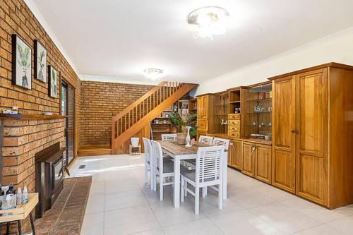 Magnificent Eltham House with stunning view in الثام