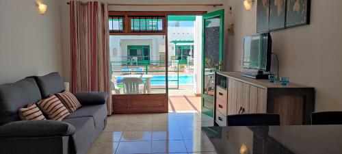 Apartamentos Las Palmeras - image 2