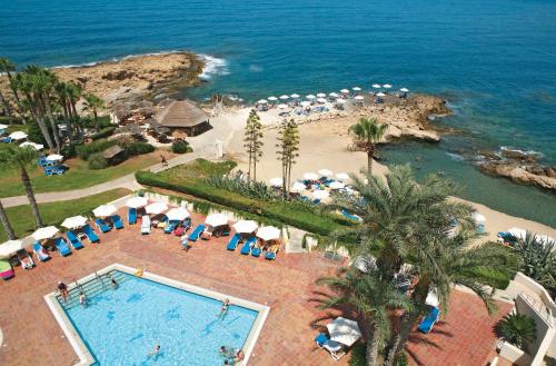 Surrounding environment, Cynthiana Beach Hotel in Paphos