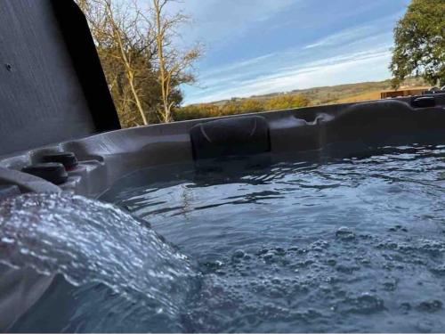 Gite à la ferme avec jacuzzi et piscine chauffée