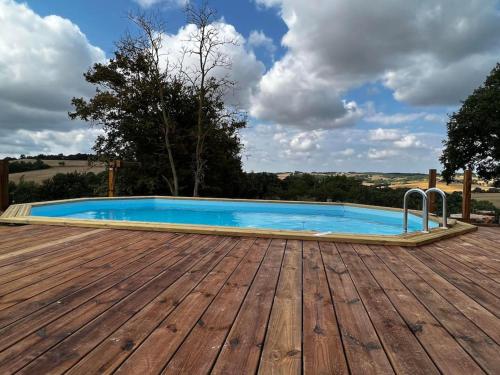 Gite à la ferme avec jacuzzi et piscine chauffée