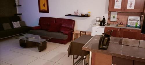 appartement 2 chambres fonctionnel a faire 2 pas du metro, Lyon (photo 10)