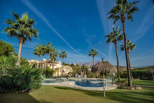 Spacious ground floor apartment in Casares Costa