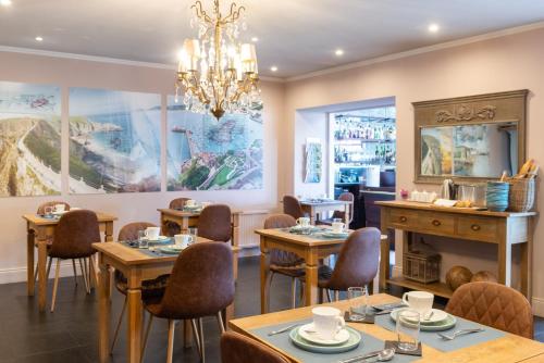 Hôtel Restaurant Les Ormes The Originals Relais (Relais du Silence) - image 8