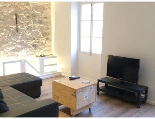 Nicolago a mix of vintage and modern - image 2