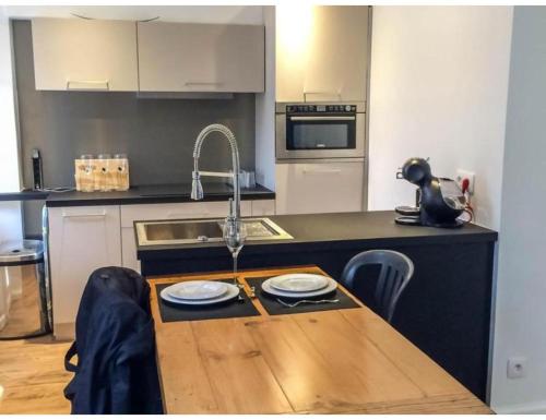 Nicolago a mix of vintage and modern - image 4