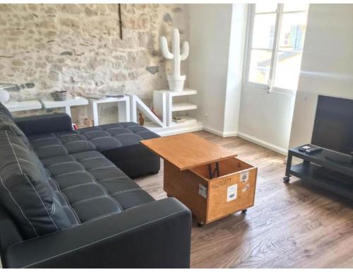 Nicolago a mix of vintage and modern - image 7