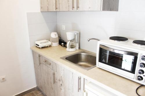 Petit studio in Kipseli - image 13