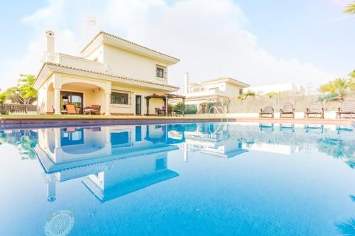  Chalet Loma de Sanctipetri in Chiclana de la Frontera