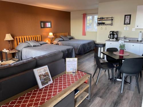 2 double beds