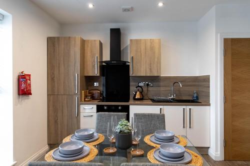Stylish Jewellery Quarter Apartment Sleeps 6
