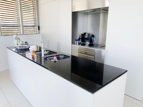Air on Broadbeach Beachfront 2Level stunning apartment with 180 degree views - Tap to explore photos