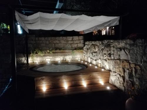 Les lodges de l'oliveraie de Virevent - 온수 욕조