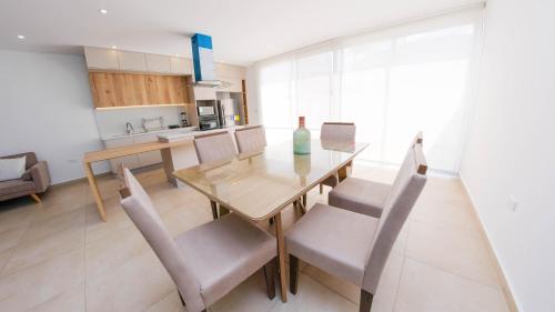 Urbanización privada, seguridad y confort (Urbanizacion privada, seguridad y confort) in Manta