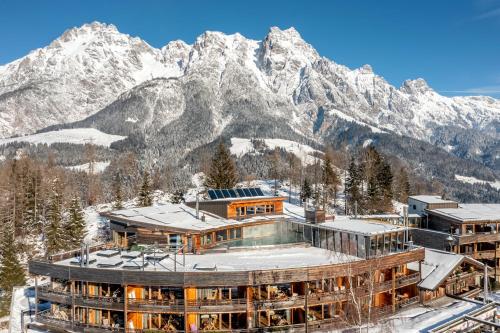 Holzhotel Forsthofalm