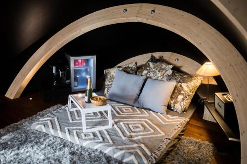 Luxury Glamping Room8 a private hideaway from Brussels