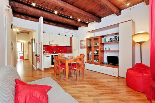the red apartment, Roma