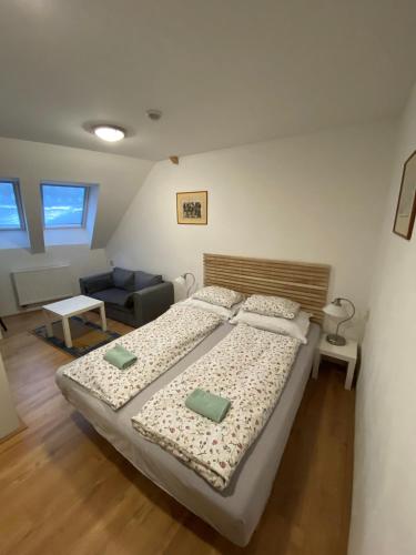 1 queen bed