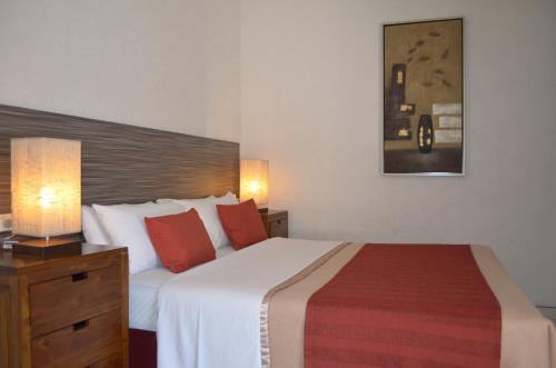 Mid City Motor Inn in Gladstone