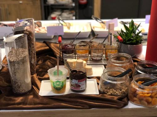 ibis Paris Porte de Clichy Centre - image 3