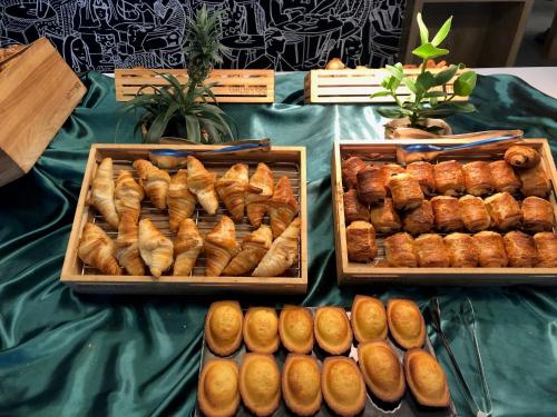 ibis Paris Porte de Clichy Centre - image 2