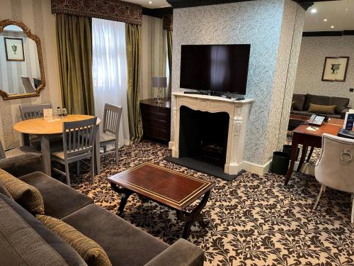 room detail thumbnail 1