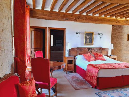 Зовнішній вигляд готелю, Manoir de Mathan - Appartement Prestige Résidentiel (Appartement Prestige Residentiel 3 chambres 3 salles de bain au Manoir de Mathan a Crepon 5 mn d'Arr) in Крепон
