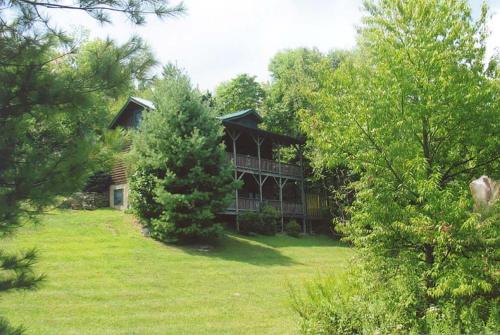 Three-Bedroom Holiday Home 