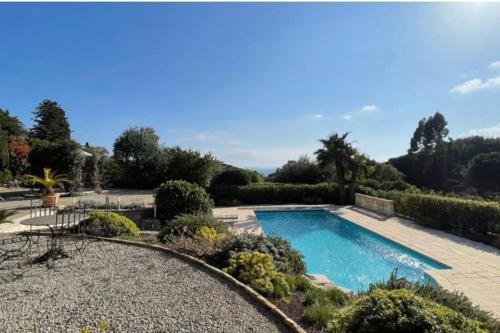 Villa avec piscine, plage à pieds - Location, gîte - La Croix-Valmer