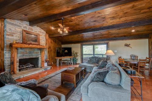 A Slopeside Getaway in Blowing Rock, USA