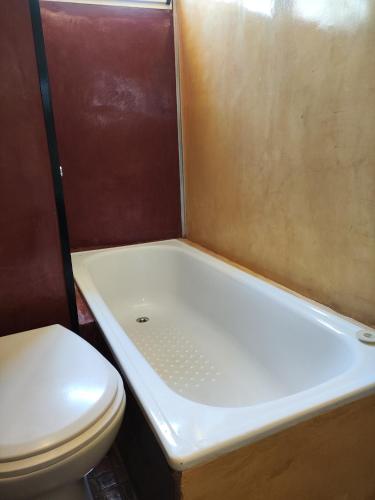 อ่างแช่น้ำร้อน, Hotel Lido in เยเนอรัล โรดริเกซ