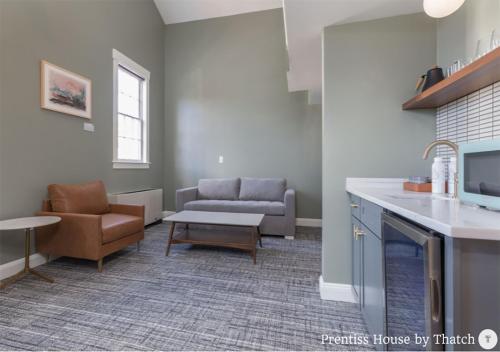 Prentiss House by Thatch – Cambridge, MA