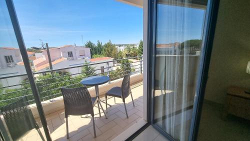 T2 Quinta do Pinheiro Residence by Sunny Deluxe - image 6