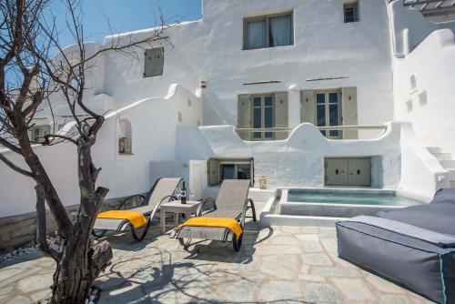 Villa Elpida · 3-bed villa with stunning sea views plunge pool - image 4