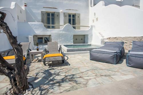 Villa Elpida · 3-bed villa with stunning sea views plunge pool - image 10