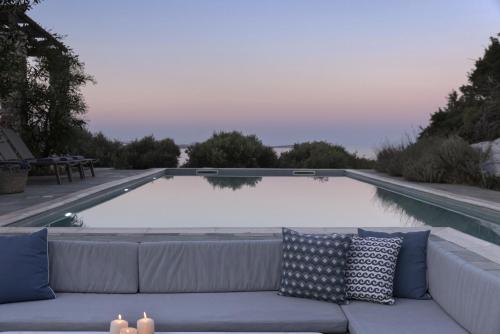 Villa Alkyoni · Beautiful 8-person Family Villa with Great Views