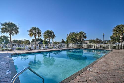 Lovely Myrtle Beach Getaway - Walk to Beach!