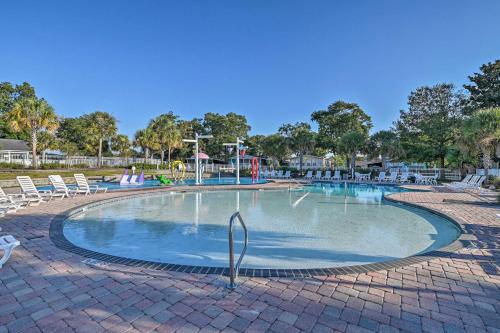 Lovely Myrtle Beach Getaway - Walk to Beach!